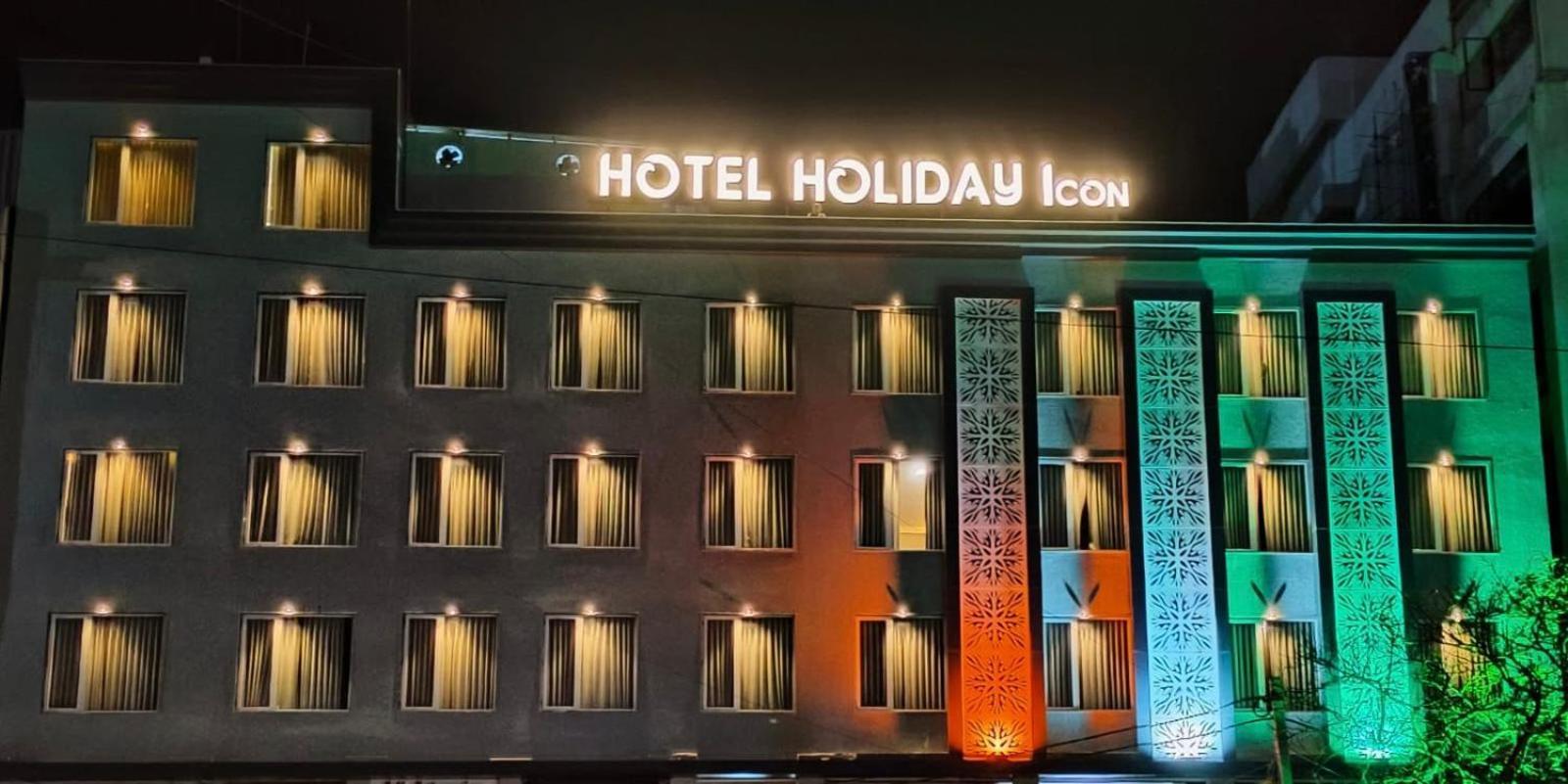Hotel Holiday Icon Dwārka المظهر الخارجي الصورة